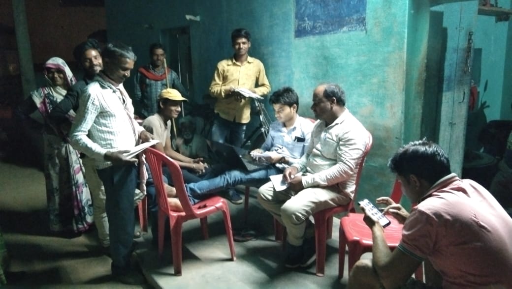kuldeeptkg's tweet photo. दिन में सर्वर व साइट की प्रॉब्लम की वजह से #टीकमगढ़ जिले में बिभिन्न पंचायतों में #CSC_VLE द्वारा रात्रि कालीन आयुष्मान कैम्प का आयोजन किया जा रहा है #आपके_द्वार_आयुष्मान
@AyushmanNHA @TikamgarhC @dintya15 @kamleshbanjaria @ipsvipul_ @abhi481 https://t.co/rSPCtJGDs7