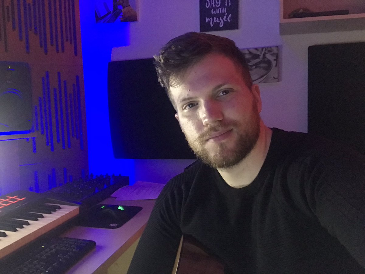 EdLev_Music's tweet photo. My new song ‘Make Me Shine’ is coming out this Friday!
Its coming out through one of the major labels in Spain ‘Blanco y Negro’, so I feel its a big opportunity for me! 🤩🤩 https://t.co/2NBz3ELjiz
