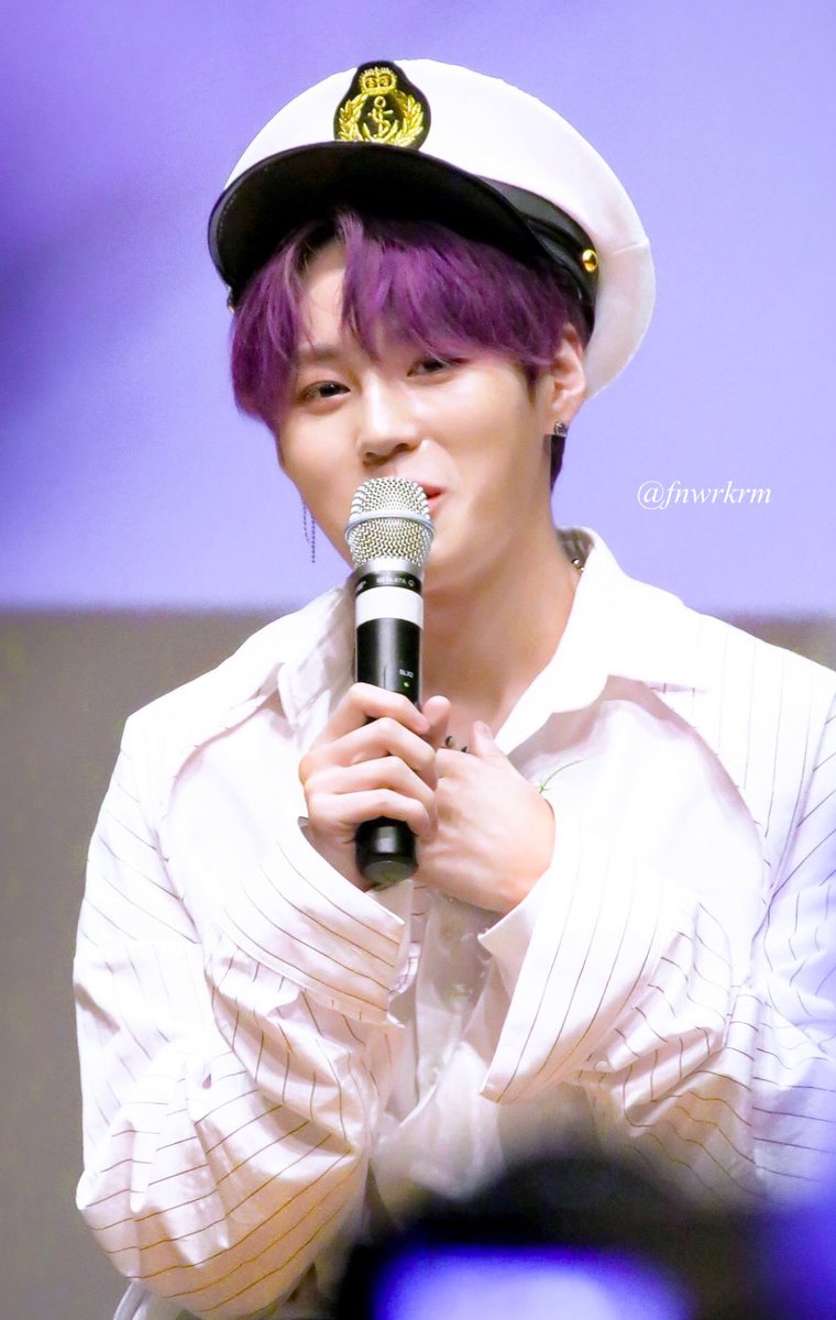 fnwrkrm's tweet photo. 🤍☁️🤍☁️🤍☁️🤍
懐かしい写真🥲💜💜
ソンウンに幸あれ🍀
#하성운_스물여덟번째봄_생일축하해
#Happy_gooreumseng_day
☁️🤍☁️🤍☁️🤍☁️ https://t.co/etxy1dSRu1