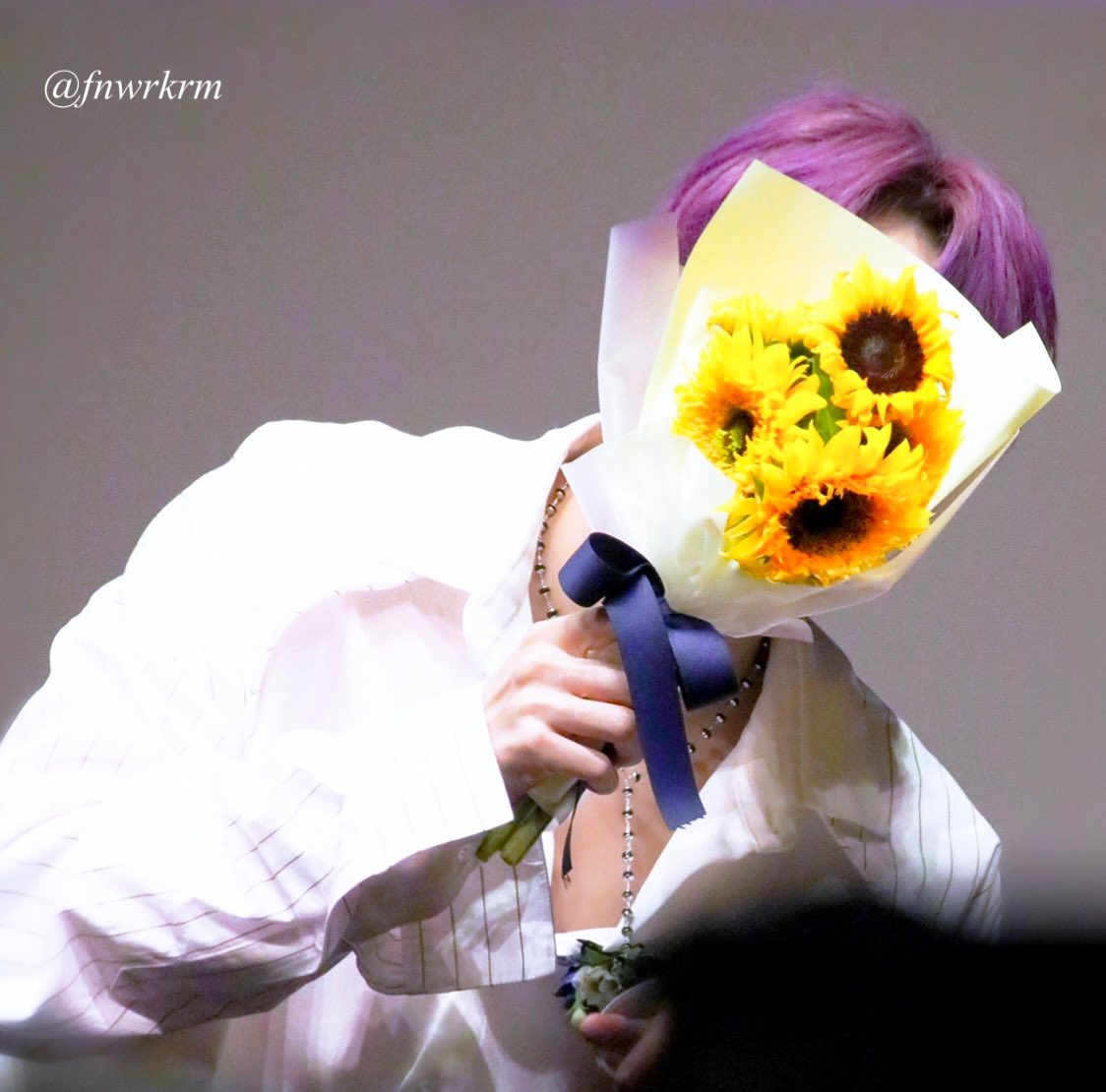 fnwrkrm's tweet photo. 🤍☁️🤍☁️🤍☁️🤍
懐かしい写真🥲💜💜
ソンウンに幸あれ🍀
#하성운_스물여덟번째봄_생일축하해
#Happy_gooreumseng_day
☁️🤍☁️🤍☁️🤍☁️ https://t.co/etxy1dSRu1