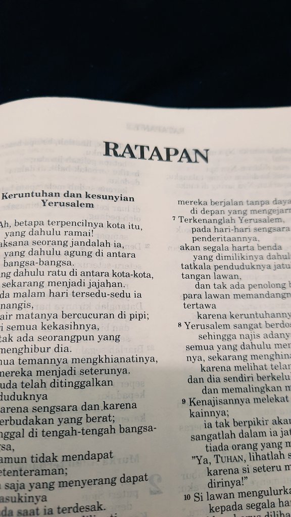 edyprasscj's tweet photo. Bacaan Kitab Suci Orang Muda Kristiani:
😇                    😭
Saat Pacaran    Saat di-ghosting https://t.co/N1er4u9ci7