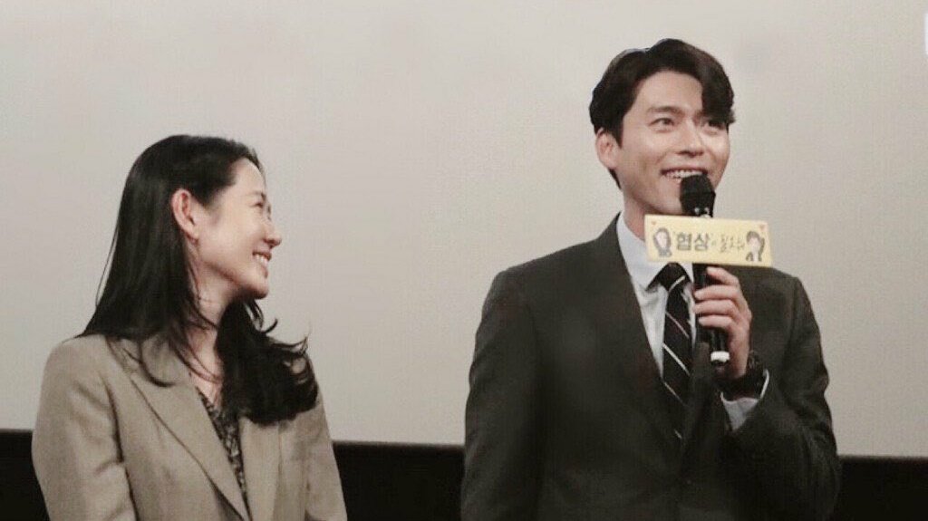 __lilleona's tweet photo. ".. I realized Hyun Bin is full of charms. He's usually reserved but very humorous. Not just me, he listened to other people very well. I am grateful.. " -- Son Ye Jin, Oct 2018 💕

#BinJin #현손 #현빈 #손예진 https://t.co/y8E1MCm1jw