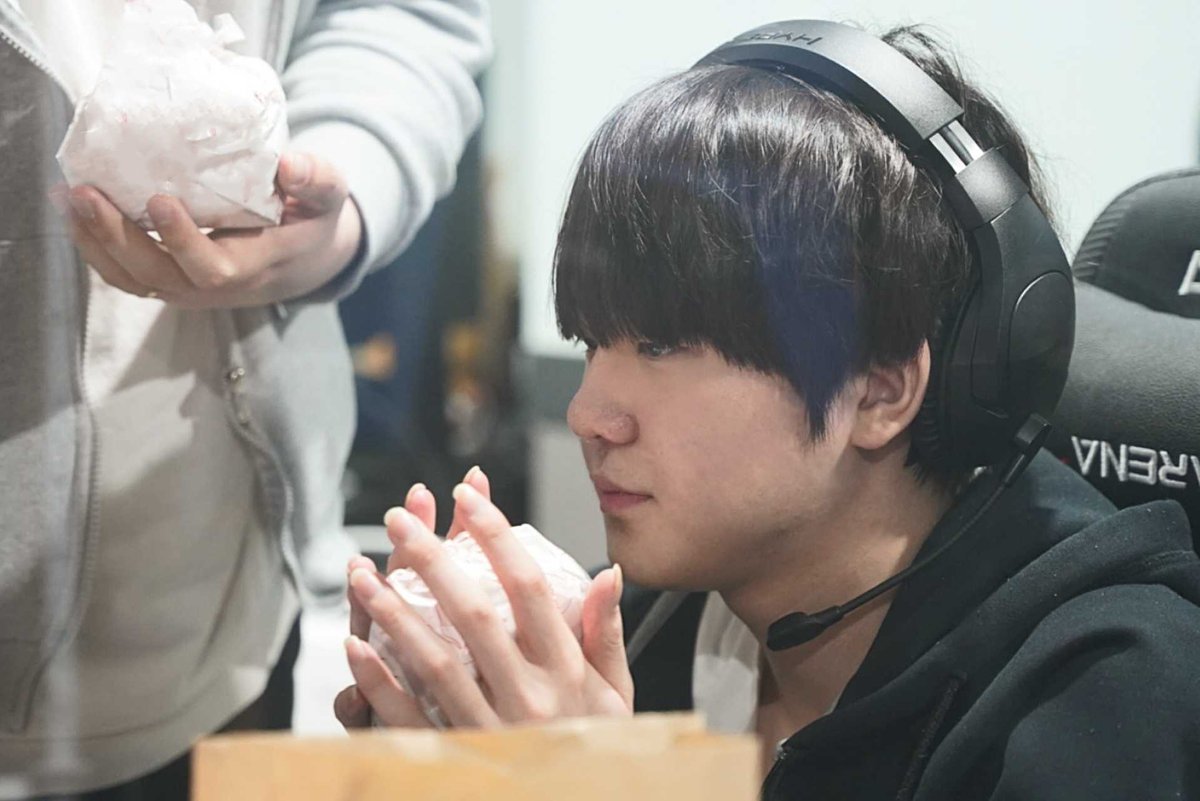 DRX_LCK's tweet photo. InDRXview Rookie #7 DRX Eign
#DRXRookie #InDRXview #Eign https://t.co/aUg7glRFCu