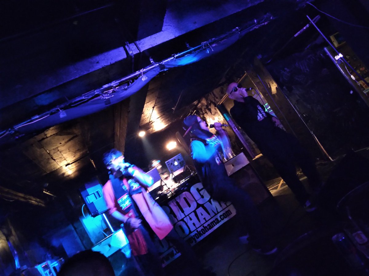 mayuchavv's tweet photo. 昨日はあたしの大好きなSPECでおなじみのどすこいラッパーズさんに会いに行ってきちゃいました!!!
#どすこいラッパーズ
#どすこいラッパーズのテーマ
#SHYBeat
#endlessline
#どすこいラガ
#生どすこい注入
#やっべーじゃん
https://t.co/LG7zVArO4X https://t.co/fmdZ2ZXLSG