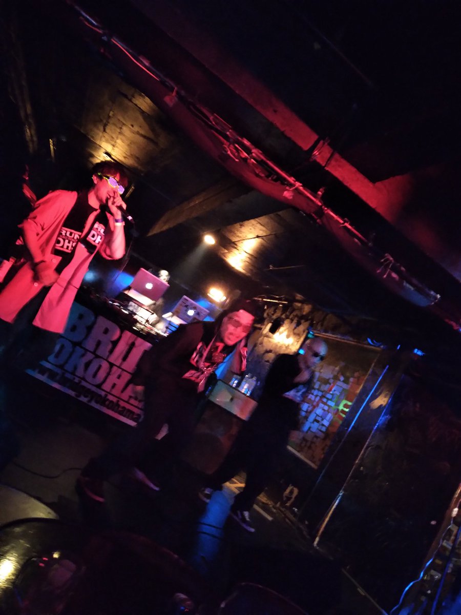 mayuchavv's tweet photo. 昨日はあたしの大好きなSPECでおなじみのどすこいラッパーズさんに会いに行ってきちゃいました!!!
#どすこいラッパーズ
#どすこいラッパーズのテーマ
#SHYBeat
#endlessline
#どすこいラガ
#生どすこい注入
#やっべーじゃん
https://t.co/LG7zVArO4X https://t.co/fmdZ2ZXLSG