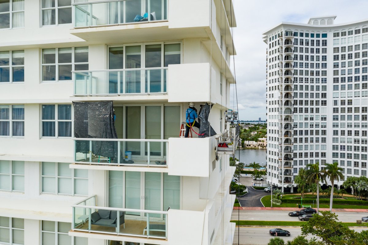 360apex's tweet image. Show potential clients how your construction/renovation team gets the work done. In-action, project progress photos are a great way to impress and build credibility. 
#constructionmiami  #construtionsite #constructionphotography #constructionprogressphotography