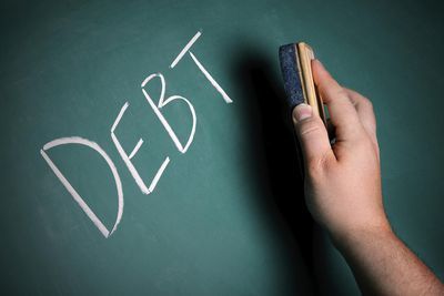 Are you struggling with #debt? Discover these 10 strategies to pay down your balances and reclaim your #financialfreedom.
buff.ly/2OcdewZ
#personaldebt #creditcarddebt #creditcards #loans #debtfree