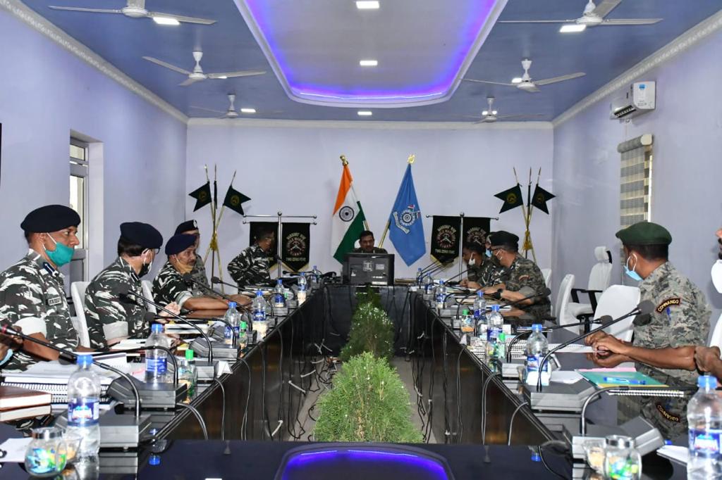 crpfindia's tweet photo. The josh is high: During his Bihar visit, Sh. Kuldiep Singh, DG #CRPF met the gallant officers and men of @205CoBRA and #159Bn #CRPF who neutralized 4 Maoists in an operation in Gaya, Bihar on 16/03/2021. The DG commended the courage of the Bravehearts and congratulated them. https://t.co/iXyOdmBfOl