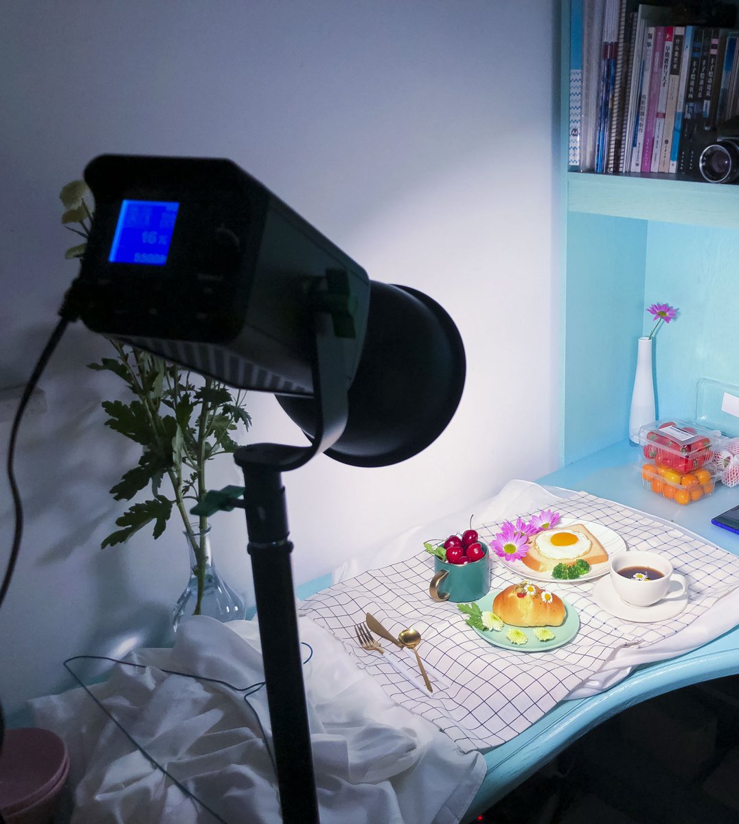 weeylite's tweet photo. The behind-the-scenes of shooting food with Weeylite ninja 200.
.
.
.
.
#weeylite #foodshooting #weeyliteninja200 #weeylitecoblight #stuidolighting #viltroxlight #viltrox #viltroxlighting #bicolorCOB #filmmaking #filmmakersfriday #supportindiefilm #fashionfilmmaker https://t.co/UDuWpjVi6b