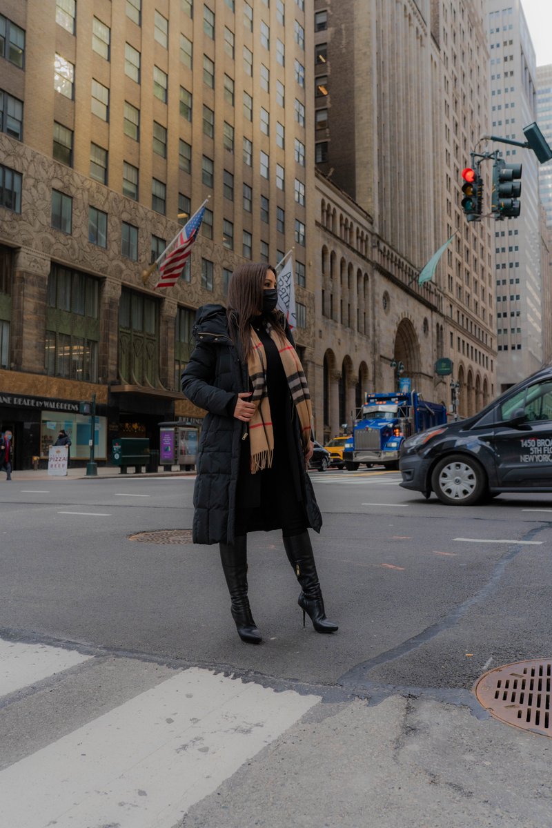 Happy Monday!
#NewYorkStreets #walkabout #citypics #cityphotography #redlight #citylife #newyorker