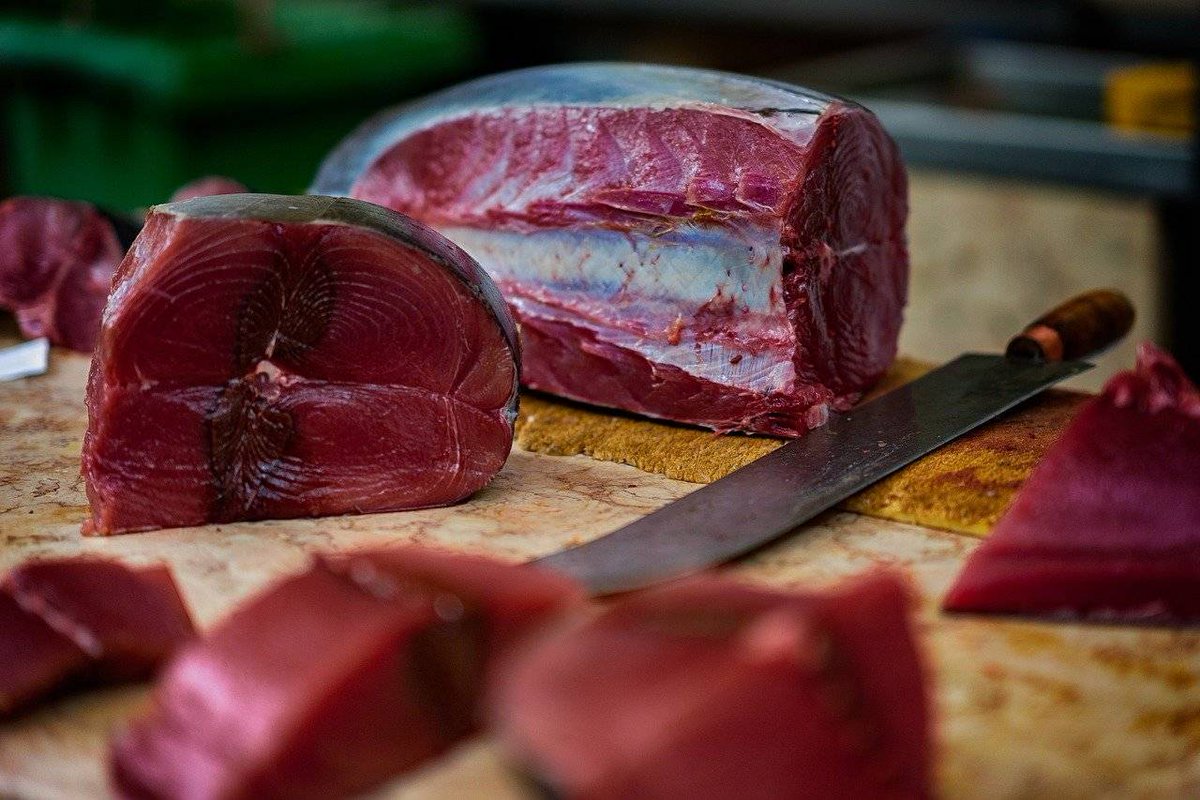 SeaDelight's tweet image. Tuna fish is one of the most popular varieties of seafood in the world. In addition to its abundance and meaty flavor, tuna is also extremely nutritious and helps lower risk of heart disease. 

Read more ow.ly/q2g130rvlI5 

#eatmoreseafood #seafoodbenefits #healthyheart