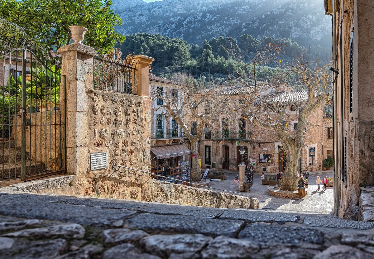 sollerweb's tweet image. Fornalutx.... always a great place to be!  Sit in the plaça with a caña, visit one of the many wonderful restaurants or visit during a hike into the mountains. So pretty ! 

Photo Credit/Copyright: Gary Lloyd-Rees

#SollerWeb #holiday #fornalutx #restaurants #cafes #hiking #relax
