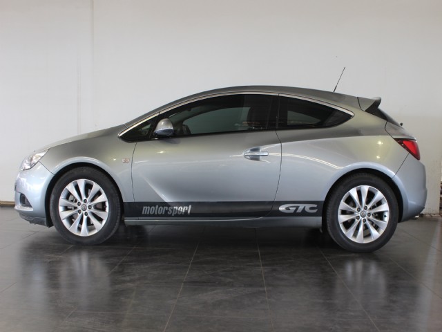 CarmazingSA's tweet photo. 2012 Opel Astra GTC 1.6T Sport 3 Door

R159900
130000KM
Silver
Service History
Immaculate condition 

Trade ins welcome. Test drives available. Finance available.

☎️0834908382

#Carmazing #MondayMotivation
#UsedCarsForSale #malema
#BafanaBafana #over30 
#WeSellCars https://t.co/cVxXmxuPuD