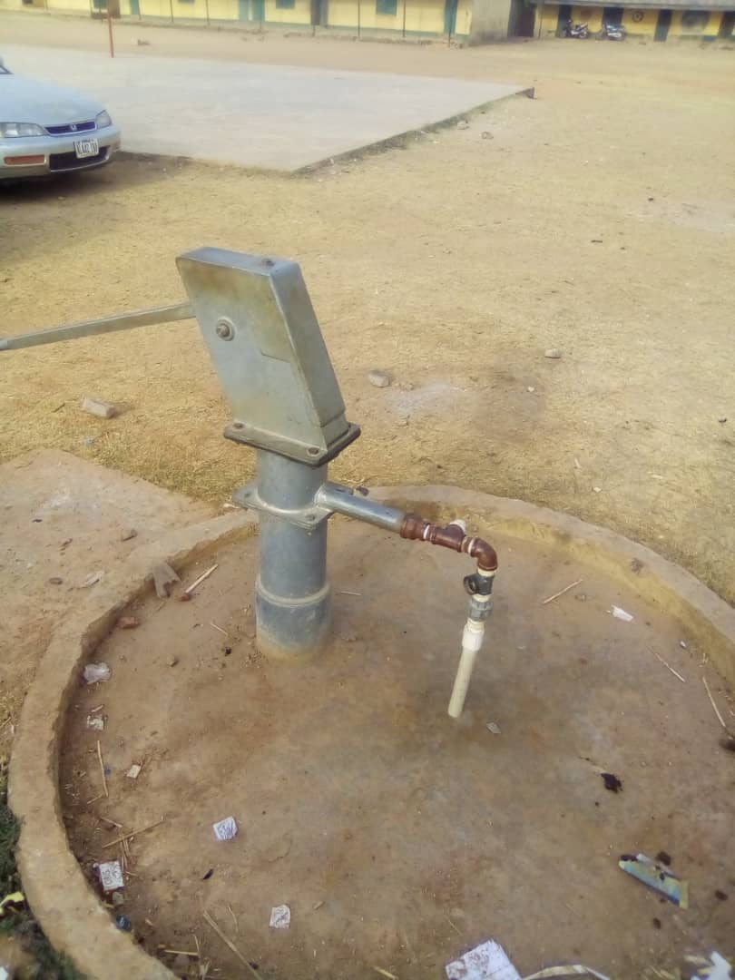 SDGsInitiative's tweet photo. In commemoration of the 2021 World Water Day. We call the attention of  relevant authorities to look into this borehole which no longer pump water for school children in LGEA Primary School, Narayi community of Chikun LGA, Kaduna state. Verily, WASH facilities accelerate SDG 4. https://t.co/aeijgMsjnr