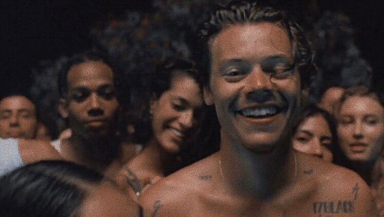 wmsrry's tweet photo. lights up by harry styles. (2019) https://t.co/auwq6RU9Bc