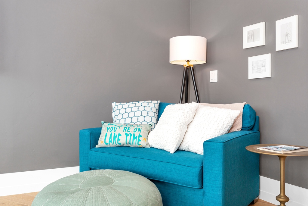 HomeStagingMN's tweet photo. Function is so important so we added this Twin sofa sleeper chair in a workout room to add another bed for grandkids when visiting but a cozy reading nook day to dayl  #ExtraSleepingSpace https://t.co/SHqGxIDaXp