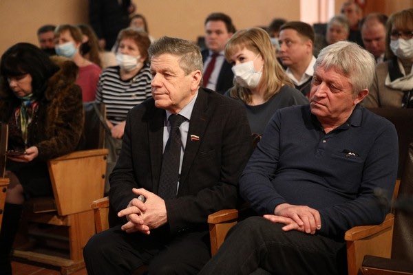 До 2024 года в Вешкаймском районе планируется отремонтировать более 37 км автодорог / Новостной портал Ульяновска / 73online.ru 73online.ru/r/do_2024_goda…