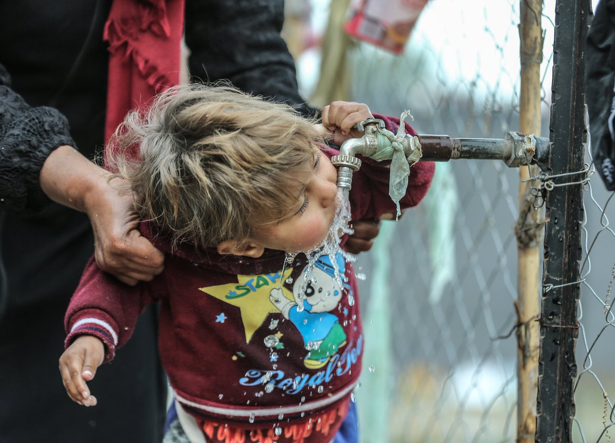 Water gives hope, health &amp; opportunity.💧

🔁 Retweet to show support for access to safe water for all! #WorldWaterDay