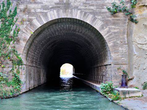 CalcuttMarina's tweet photo. @CalcuttMarina We are moving forwards...

#Lightandtunnel #boathireholidaysontheirway #moorersreturnsoon #onwardsandupwards #goodlucktoeveryone #Grandunioncanal #wishyouluck https://t.co/A6A4UrLX3I