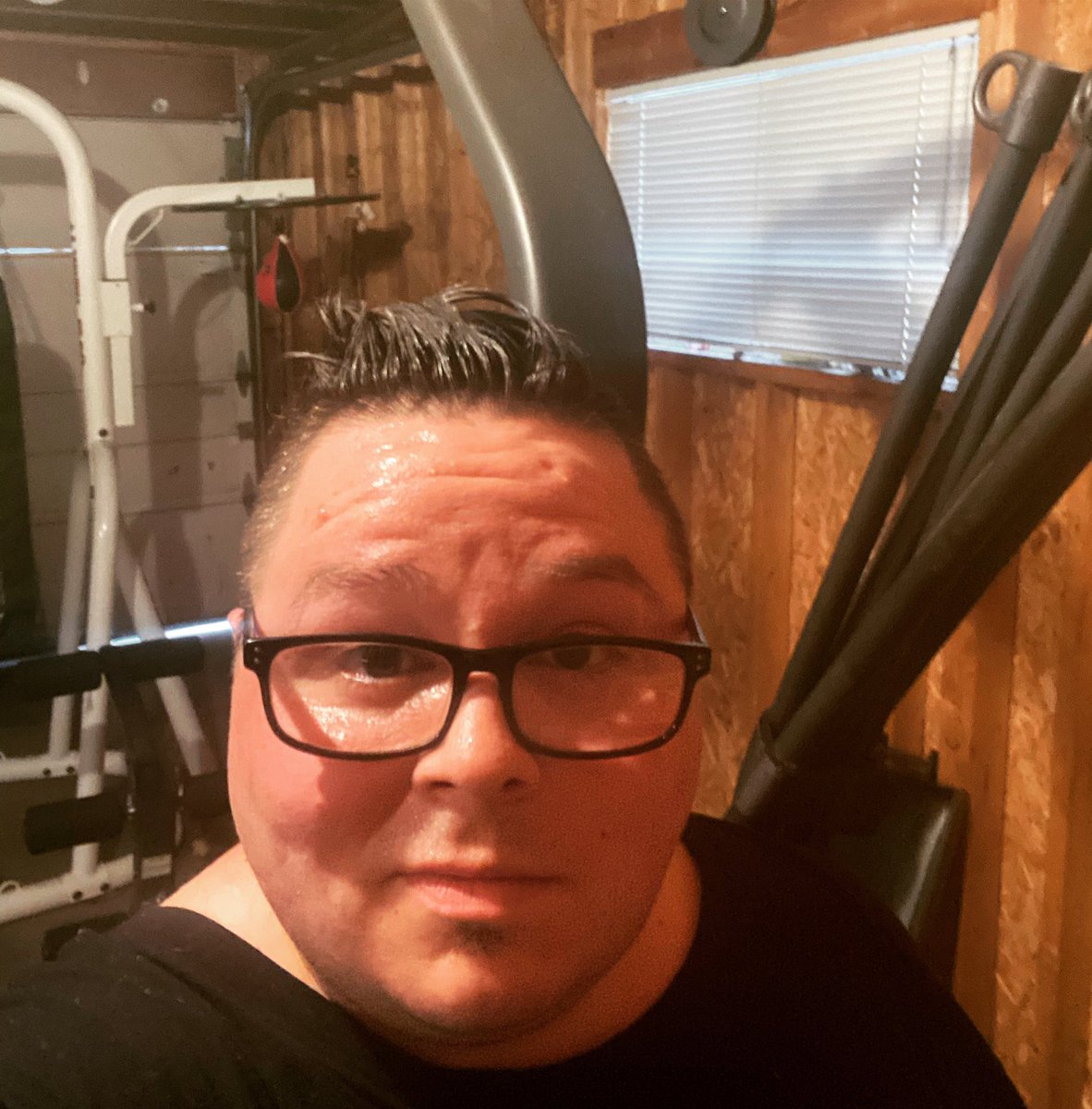 OnAirCartman's tweet photo. #AccountabilityUpdate: Another day at it, another day of my lungs on 🔥😂
Ran over a mile using HIIT. High Intensity Interval Training., After that, I did some cardio exercise on the punching bag. Feeling good. https://t.co/td7oGHhwCw