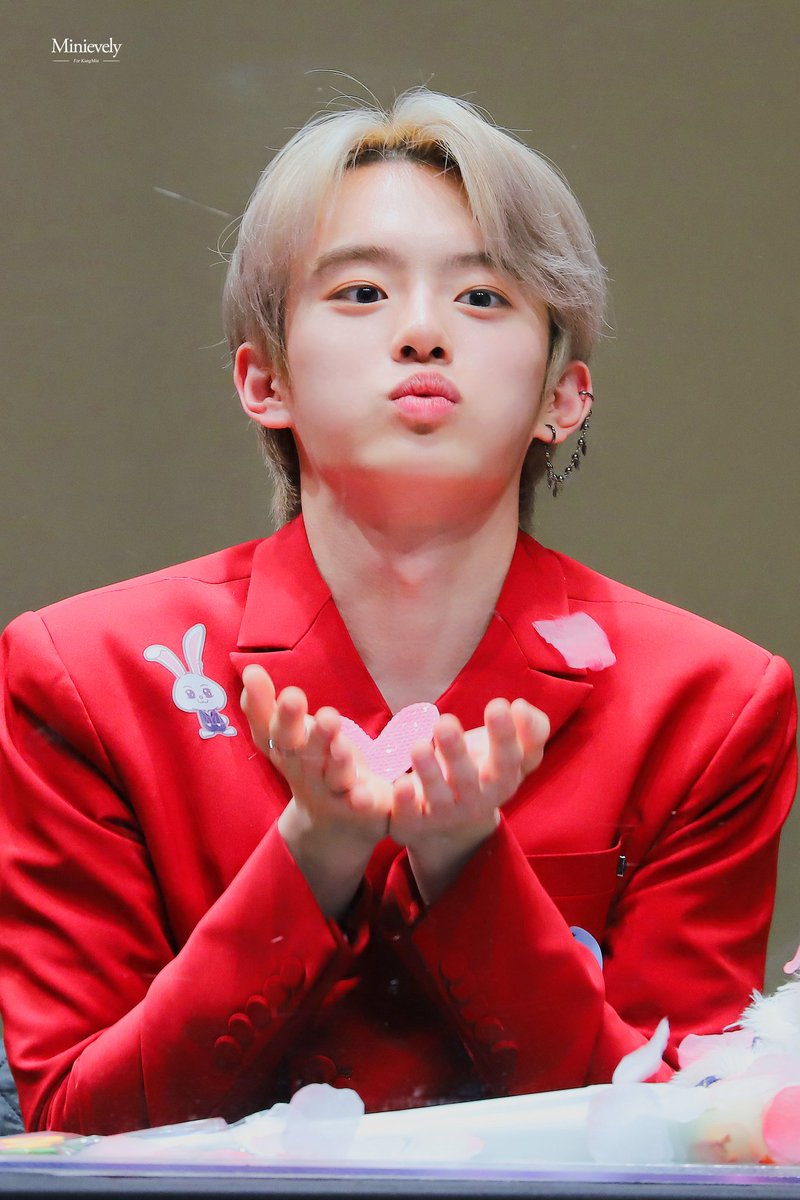 Minievely_0125's tweet photo. [HQ] 210321 팬사인회
🌸
#강민 #유강민 #베리베리 #VERIVERY #カンミン #KangMin https://t.co/LD2FHTn81O