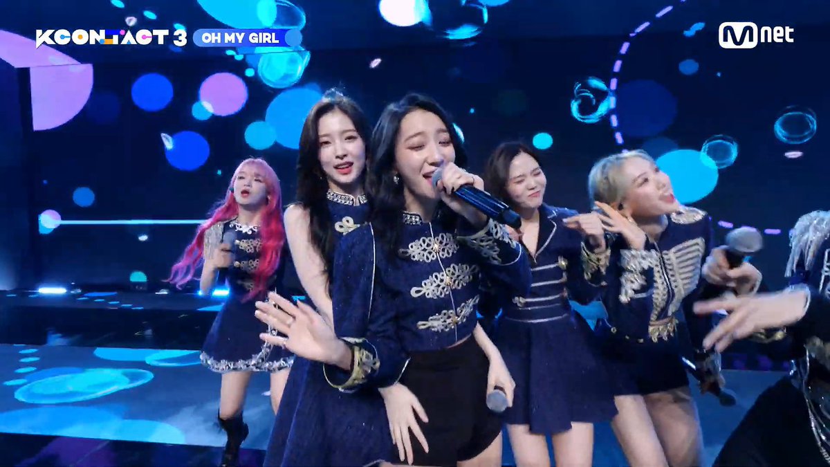 sittichai_vee's tweet image. Arin Jiho What are you doing!
#Ohmygirl #KCONTACT3 #KCONACT3