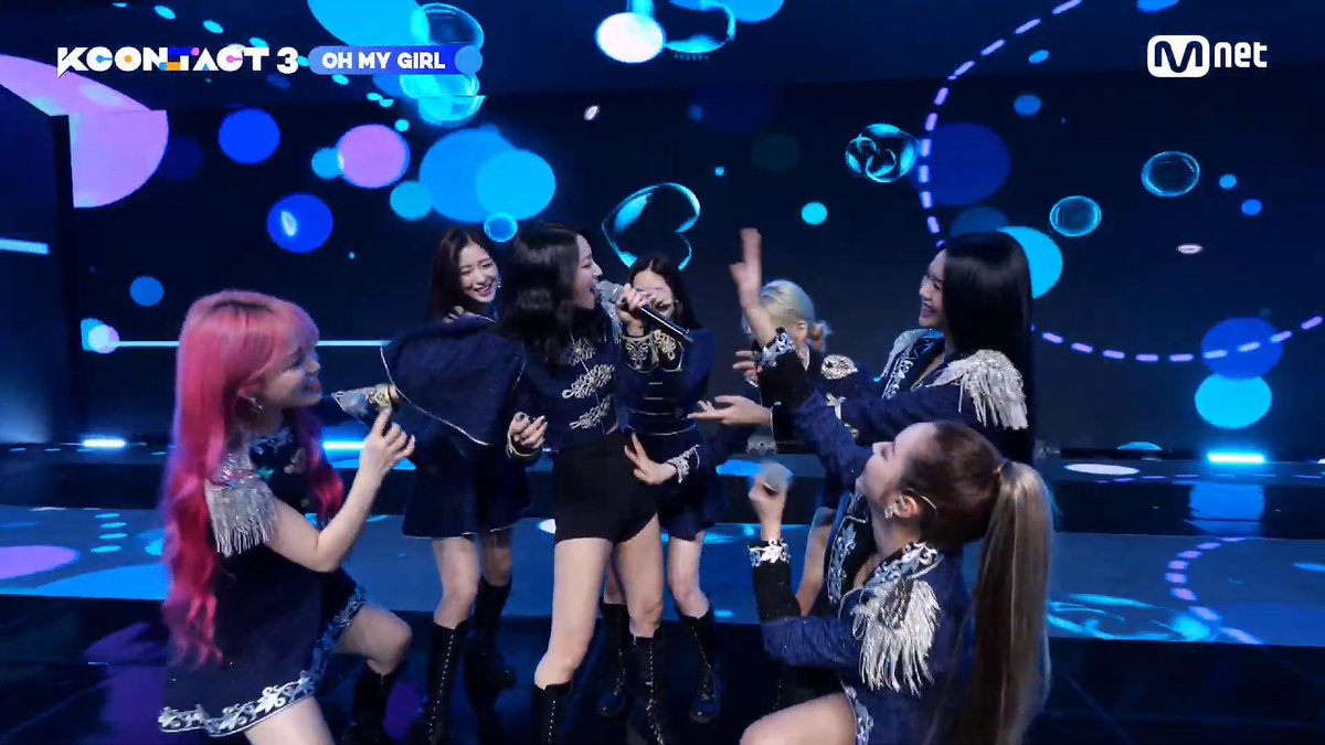 sittichai_vee's tweet image. Arin Jiho What are you doing!
#Ohmygirl #KCONTACT3 #KCONACT3