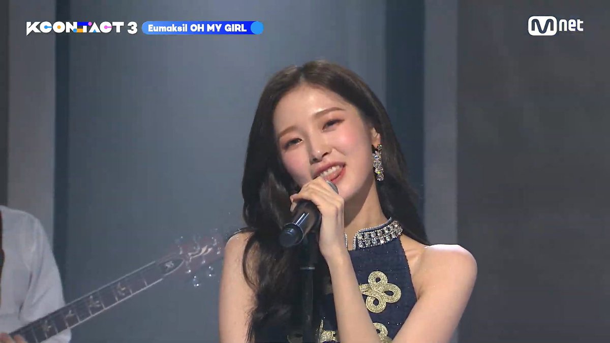 sittichai_vee's tweet image. Arin Jiho What are you doing!
#Ohmygirl #KCONTACT3 #KCONACT3