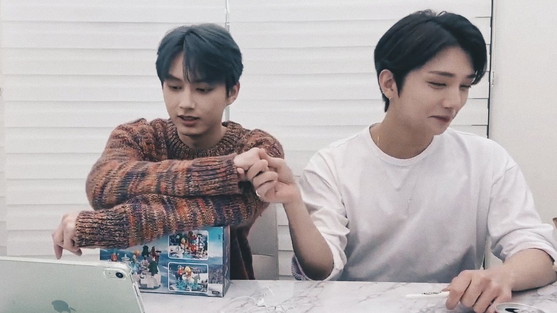 daily_junshua's tweet photo. 210322 

@pledis_17 #세븐틴 #준 #조슈아 
#SEVENTEEN #JUN #JOSHUA https://t.co/B6KLSNWECP