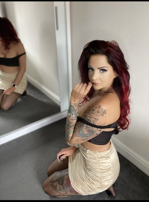 Shoes on or off ???? https://t.co/FKVZH1RfxI