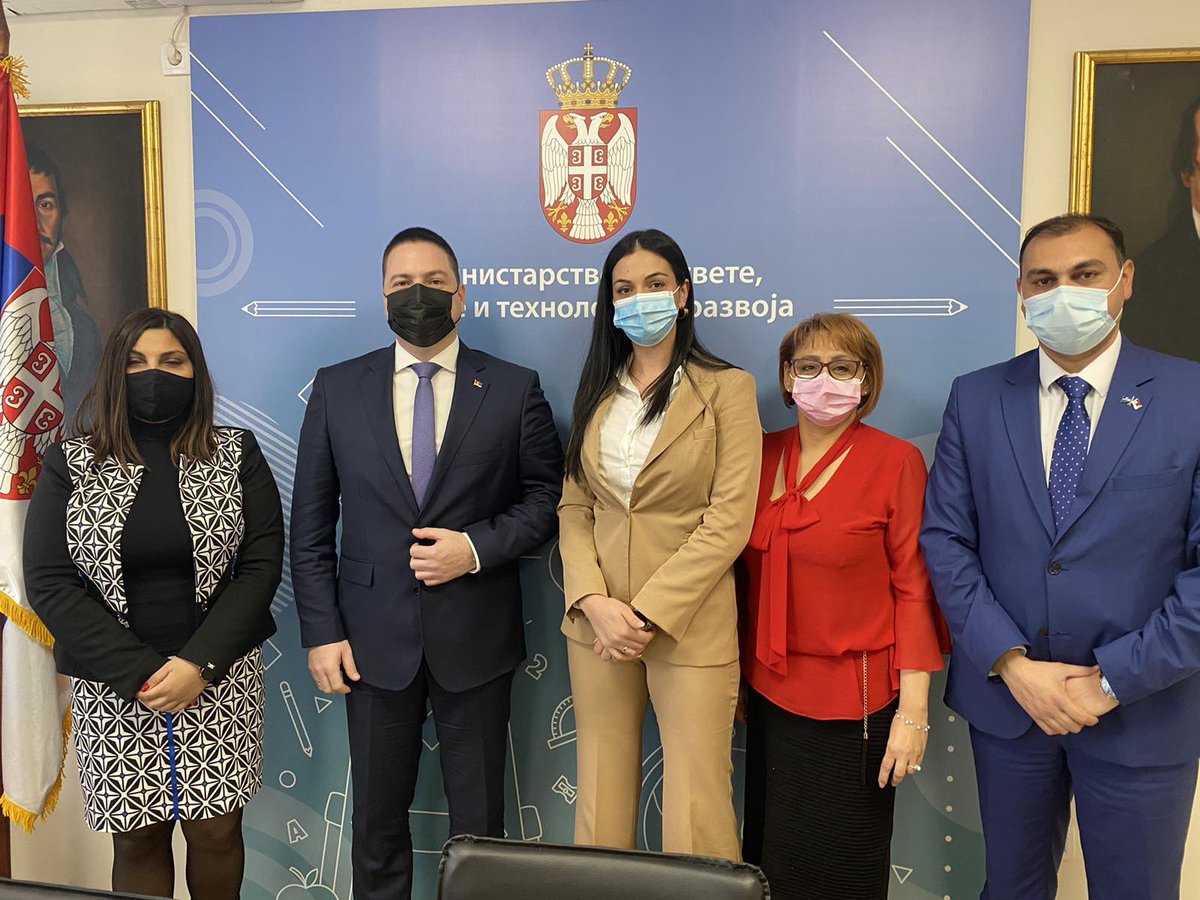 brankoruzicsps's tweet photo. Veći broj Roma na svim nivoima obrazovanja je cilj i @SerbianGov i @MPNTR, a posebno da više Roma započnu i završe studije. Tragamo za rešenjem da povećamo i broj pedagoških asistenata koji su ključni u podršci romskih učenika u preduniverzitetskom obrazovanju @socijalisti https://t.co/DrqkvwLNDR