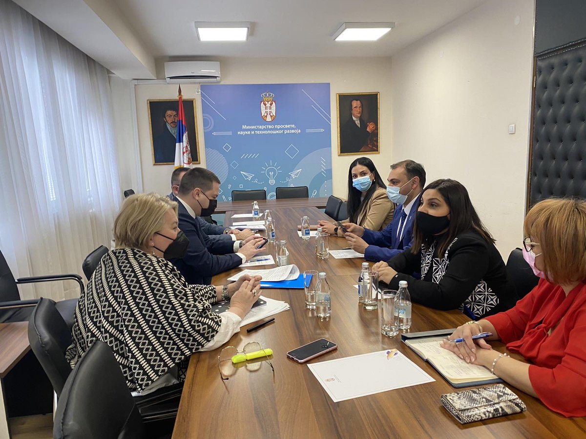 brankoruzicsps's tweet photo. Veći broj Roma na svim nivoima obrazovanja je cilj i @SerbianGov i @MPNTR, a posebno da više Roma započnu i završe studije. Tragamo za rešenjem da povećamo i broj pedagoških asistenata koji su ključni u podršci romskih učenika u preduniverzitetskom obrazovanju @socijalisti https://t.co/DrqkvwLNDR