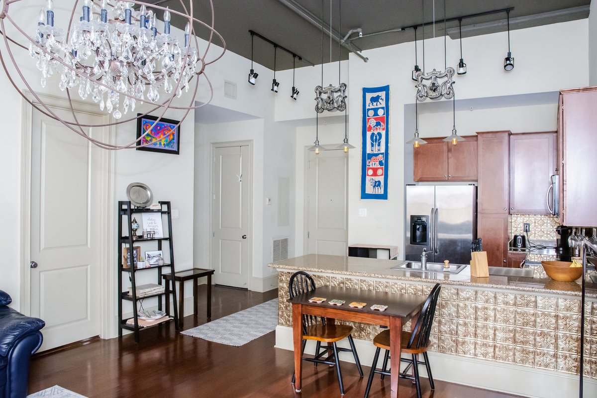 thibodeauxreed's tweet photo. This is a great location
2 bed 2 bath condo in secured building with pool, gym and parking $345,000
#NewOrleans #RealEstate https://t.co/6eTQVz4OH5