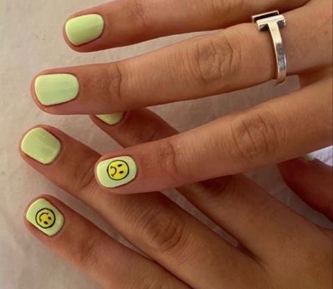 Inmyfee27060937's tweet photo. These nails for summer >>> https://t.co/DxYmJJi0mh