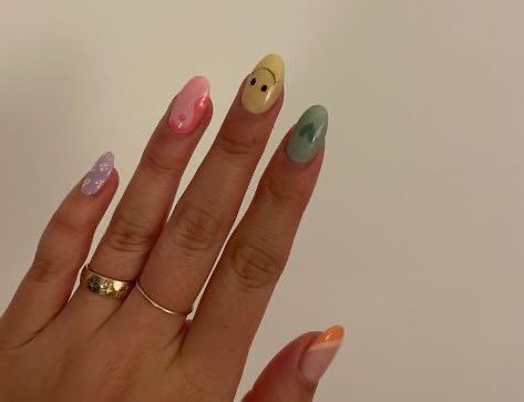 Inmyfee27060937's tweet photo. These nails for summer >>> https://t.co/DxYmJJi0mh