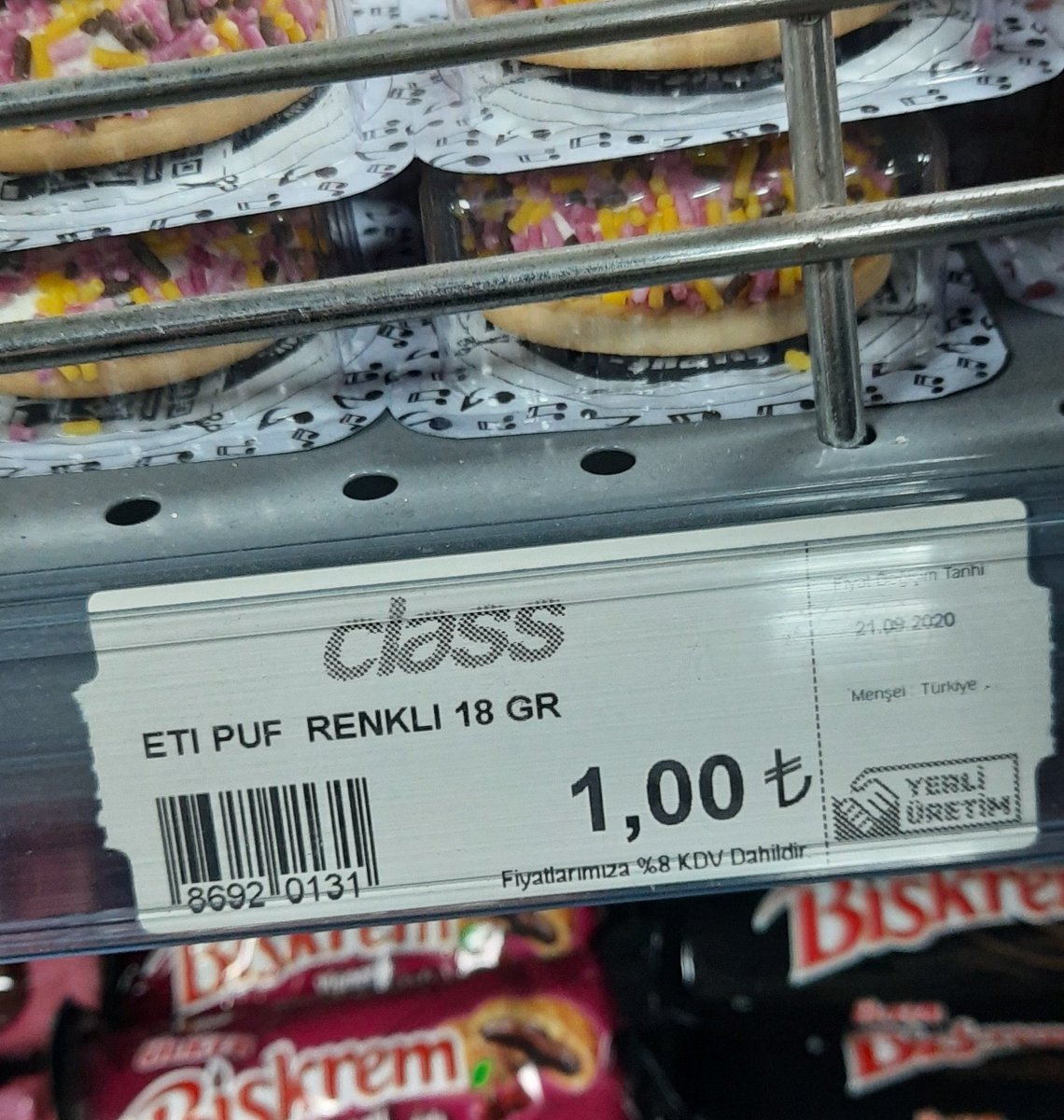 onderseren's tweet photo. Eti Puf 1 lira olmuş. Benim için ekonomi konusunda en net kriter budur. Merkez bankası, ekonomi yorumları, rakamlar göstergeler hiçbiri ilgilendirmiyor şu an beni, ben göreceğimi gördüm. https://t.co/Liw2fnwhZK
