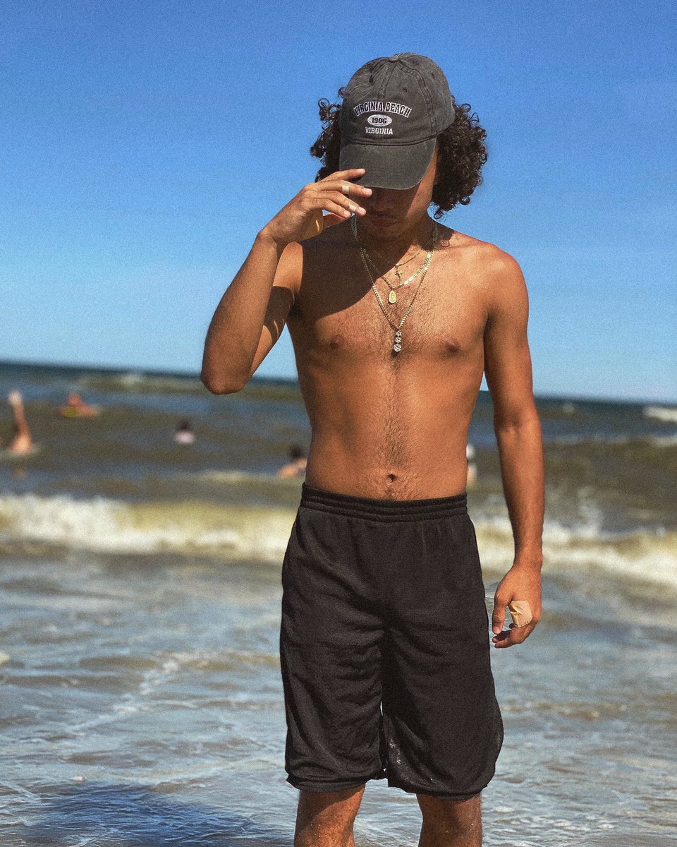 Andro✰ tweet media