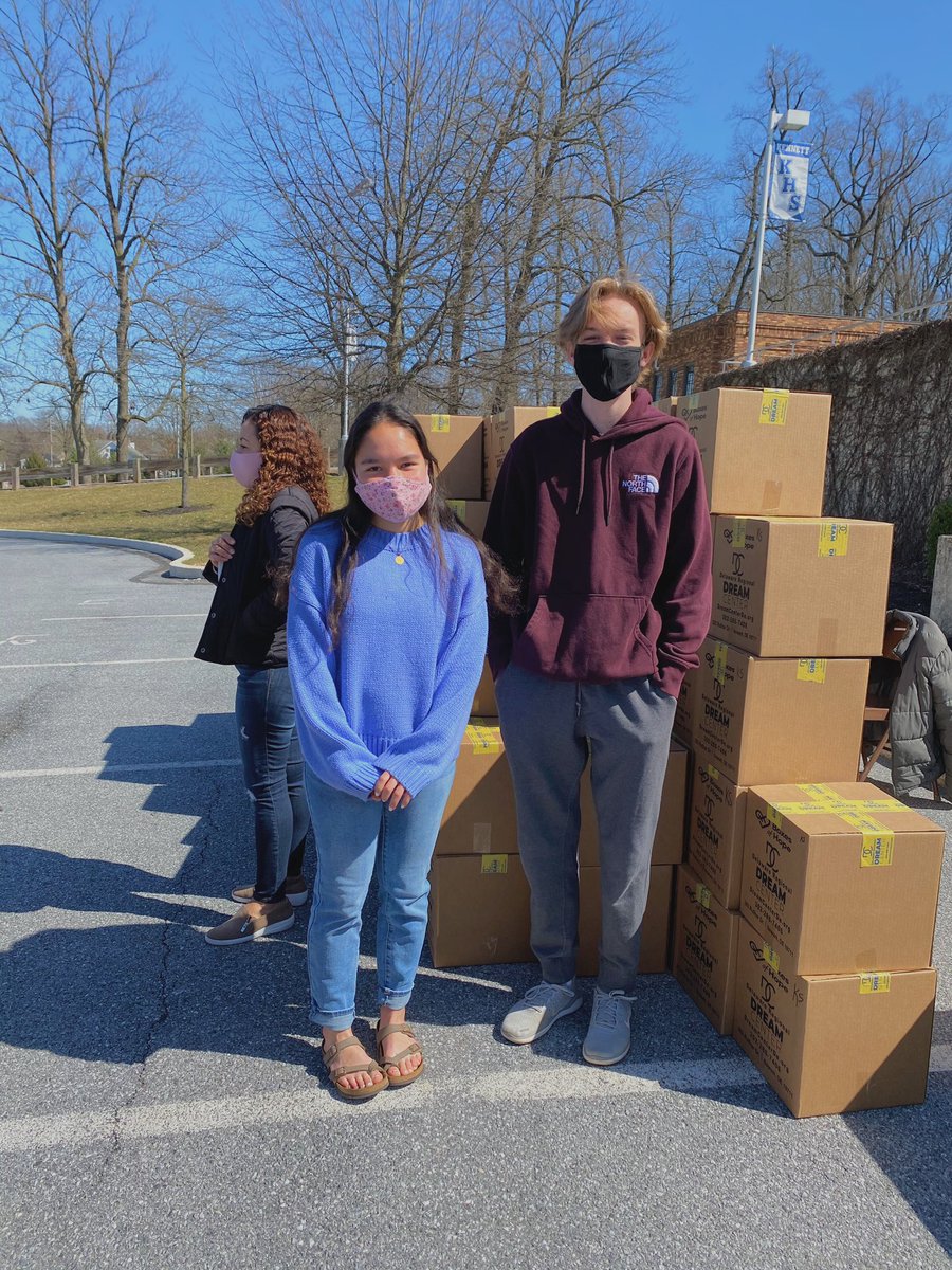 KHSMiniTHON's tweet photo. Big thank you to the humanitarians and NHS members who helped out at the most recent food distribution drive!! https://t.co/JyLqWIQlMv