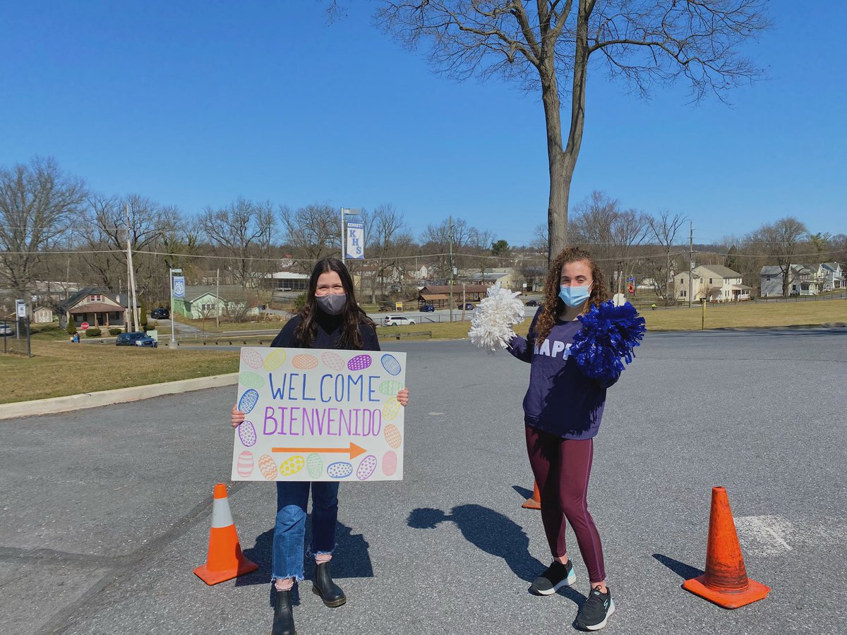KHSMiniTHON's tweet photo. Big thank you to the humanitarians and NHS members who helped out at the most recent food distribution drive!! https://t.co/JyLqWIQlMv