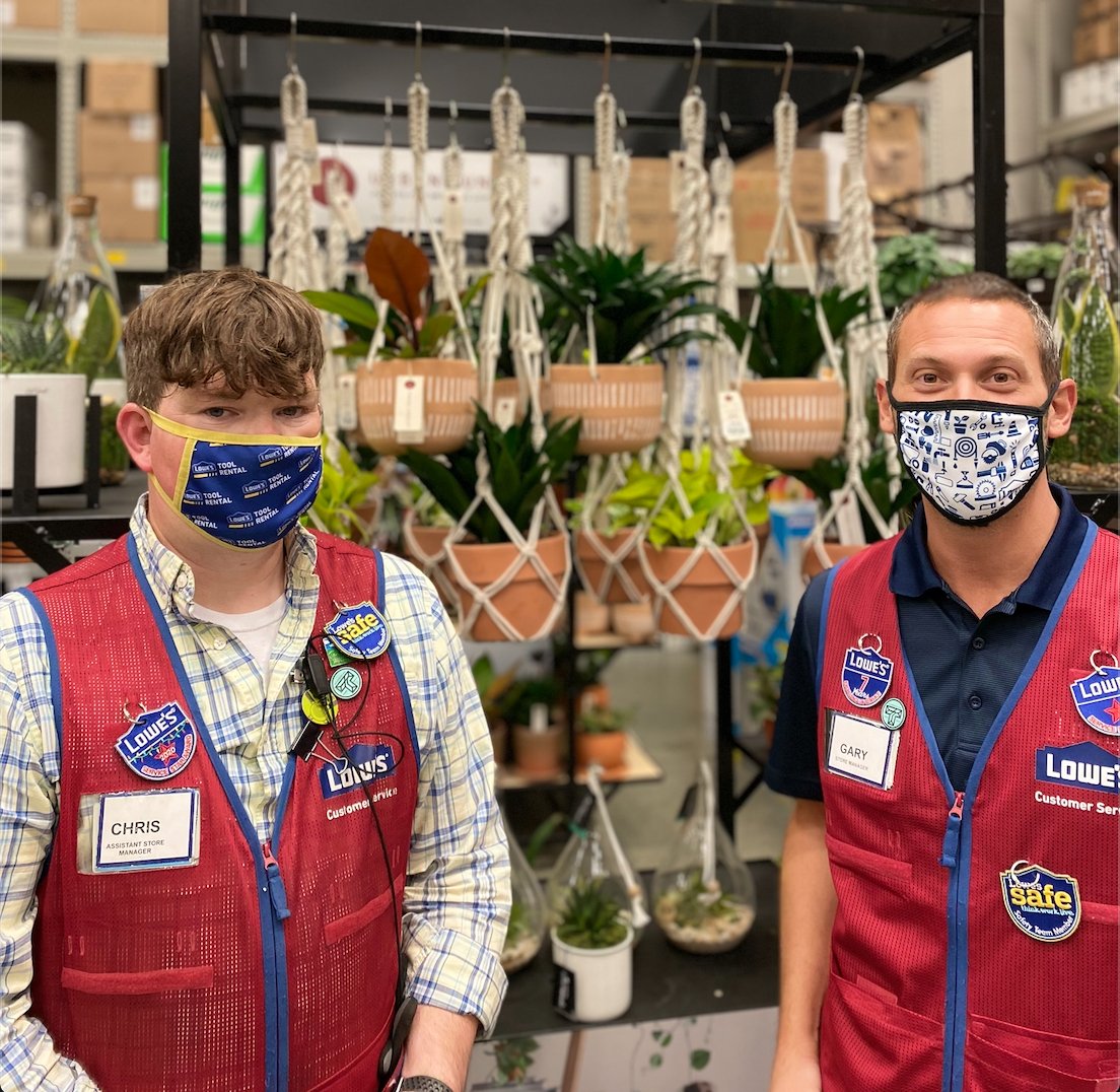 LowesCareers's tweet photo. Three @Lowes store managers reflect on their careers and share their best tips for seasonal associates: https://t.co/Dyvk6jcrJe #LowesSpringJobs #Hiring #Lowes https://t.co/qo4poKJkQt