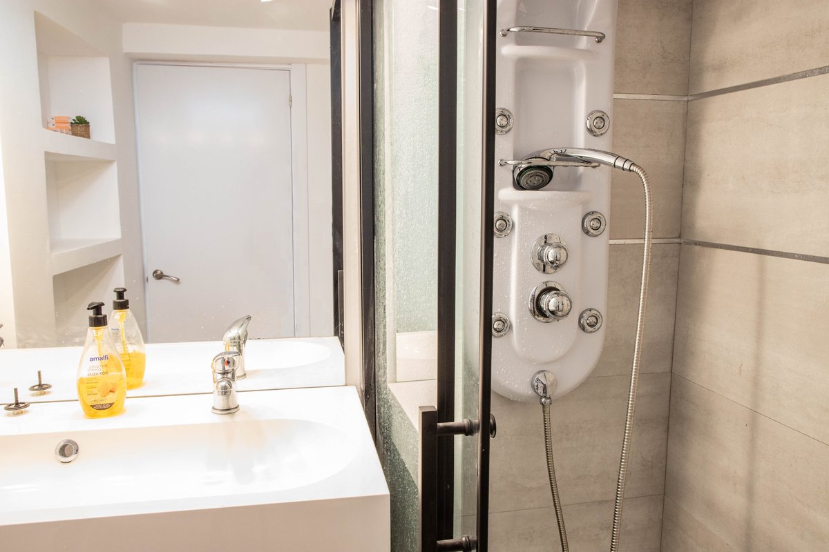 MiozziSimone's tweet photo. 🔥 En VENTA---> planta baja totalmente REFORMADA y RENOVADA en Arenal
💶 212.000

  87 M2;

🏊‍♂️ a tan solo 100m de la playa;

👔 tre habitaciones;

🚿 dos baños independientes;

📞623 02 28 09

#sevende #plantabaja #reformada #renovada #arenal #mallorca #realestate #redpremium https://t.co/xMYKhBtQg0