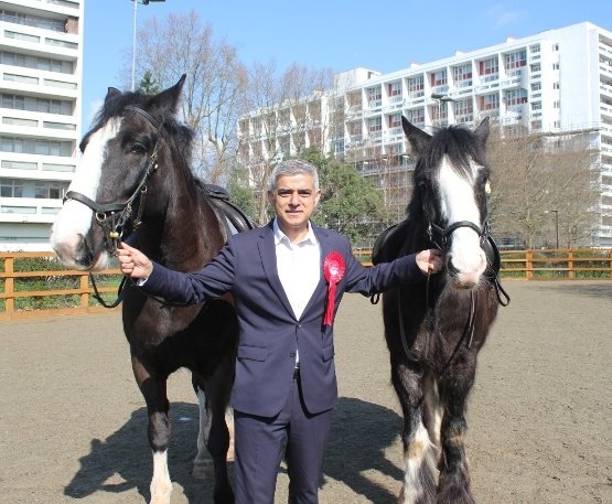 SadiqKhan's tweet photo. This election is a two-horse race between me and the Tory candidate. A vote for any other candidate will just help the Tories win.  
  
The choice is between a brighter future for London after the pandemic with me – or a Tory candidate who just wants to talk London down. https://t.co/x4ZN1Sagzb