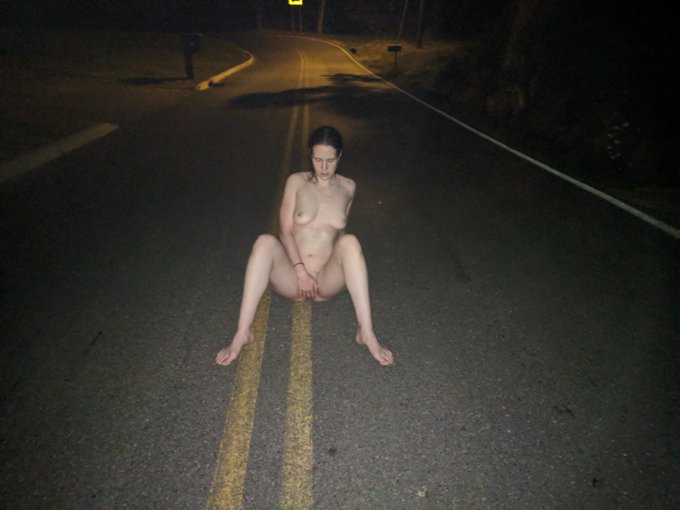 Yes, I am masturbating in the middle of the road. This was a lot of fun!

#nudeinpublic #publicnudity