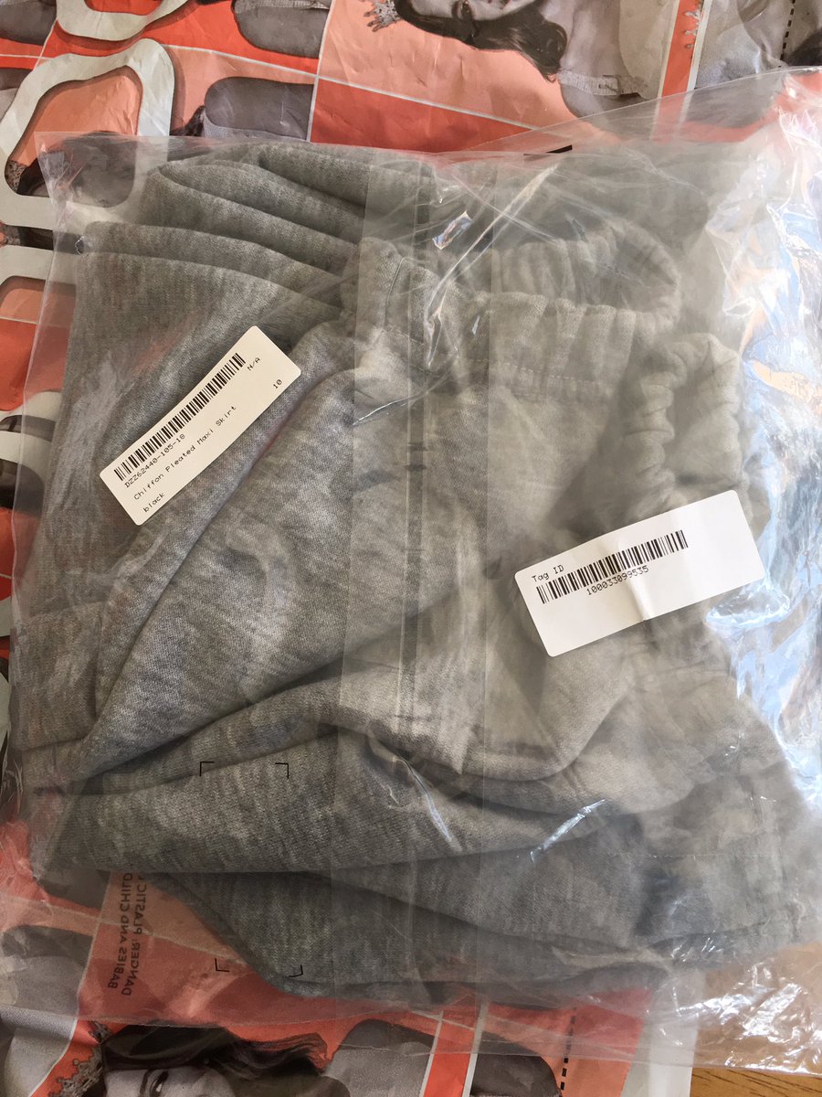 stephsyyy's tweet photo. @boohoo  @BoohooUK what option do I chose on the returns portal for these joggers definitely aren't the chiffon maxi skirt that the packaging says they are / that I ordered 😂 https://t.co/VbOFW22peU