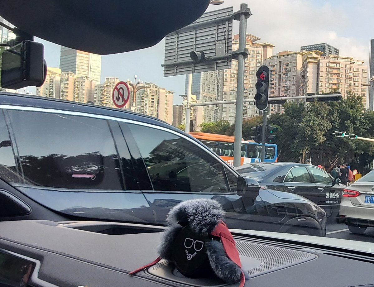 driving_china's tweet photo. More and more $NIO cars on the road! 

#nio #niolife #niocars #nomi
#drivingchina #carsinchina #chinesecars #chinacars #ev #evs #nev #electriccar https://t.co/opJdFxCaoC