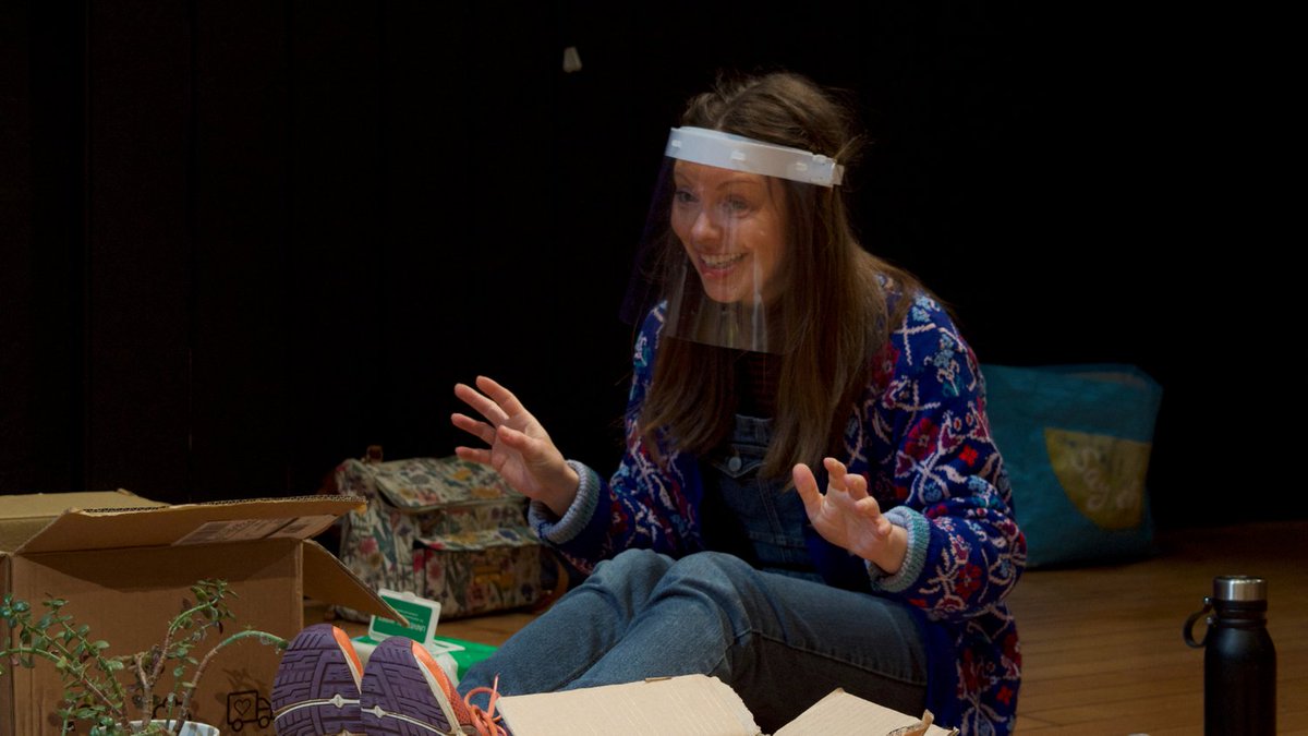 Wiltshire-based actor Liz Garland (@lizziegarland) as Dolly! Our debut <a href="/poundarts/">🇺🇦Pound Arts🇺🇦</a> will be live streamed on 30 March, 6pm &amp; 8pm. Join us for some lockdown relief, and pay whatever you can. This is about getting people together! #PoundArts #WhenDollyMetDom #Wiltshire #Corsham