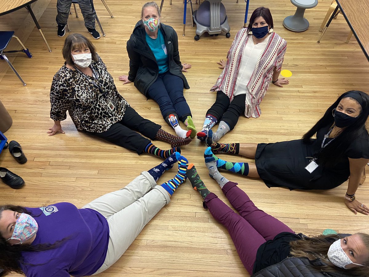 jen_ridgell's tweet photo. Rockwell’s EC Department Rocks the Socks for World Down Syndrome Day @RES_RSSS #RESrocksthesocks #RSSrocksthesocks #LotsOfSocks #DownSyndromeDay2021 https://t.co/Gzqhruh9GG