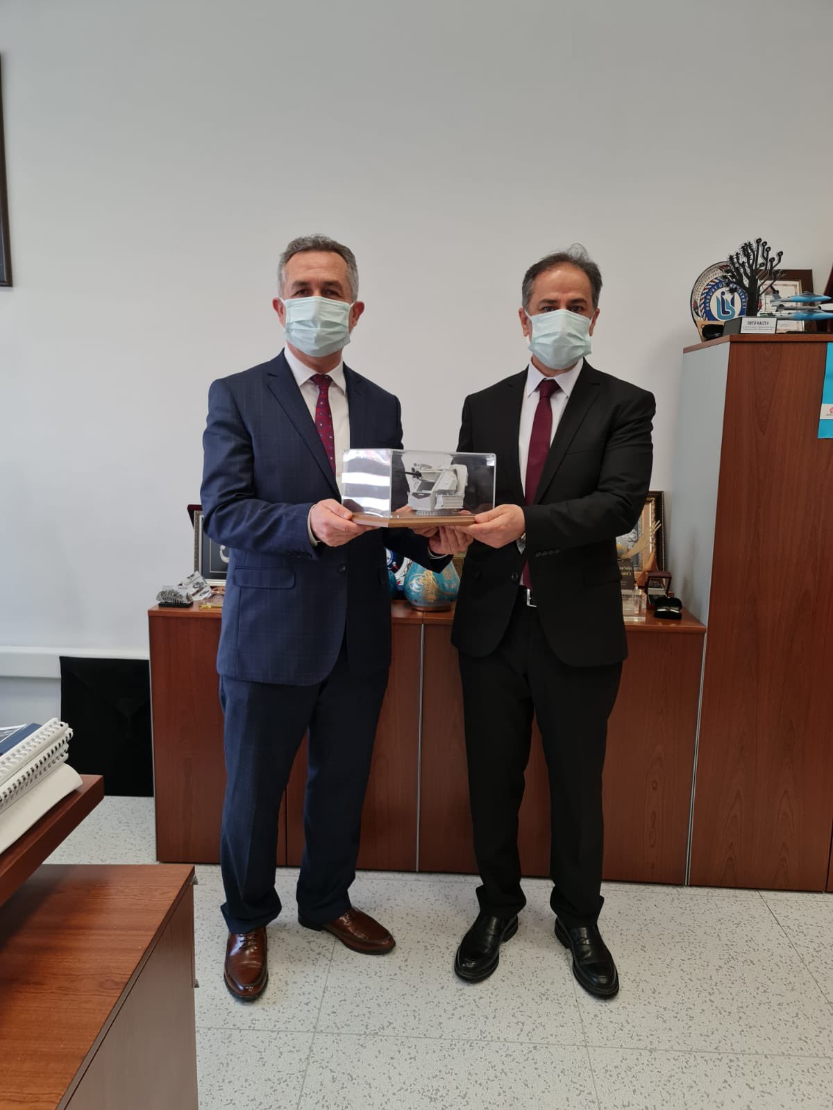 Bogazici Uni On Twitter Rektor Yardimcimiz Prof Dr Naci Inci Aselsan Teknoloji Ve Stratejiden Sorumlu Genel Mudur Yardimcisi Prof Dr Mehmet Celik I Ziyaret Ederek Iki Kurum Arasinda Gerceklestirilebilecek Muhtemel Is Birliklerini Degerlendirdiler [ 1600 x 1200 Pixel ]