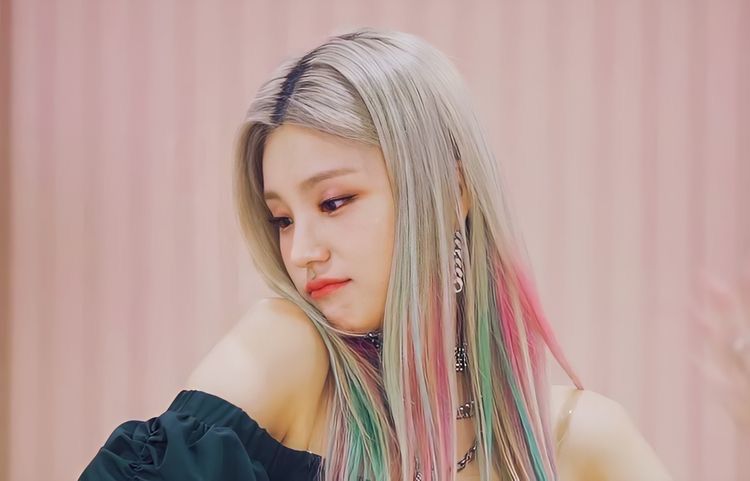 hourlyhwangyeji's tweet photo. #예지 ✘ #YEJI ✘ @ITZYofficial https://t.co/YPnaC3q43z