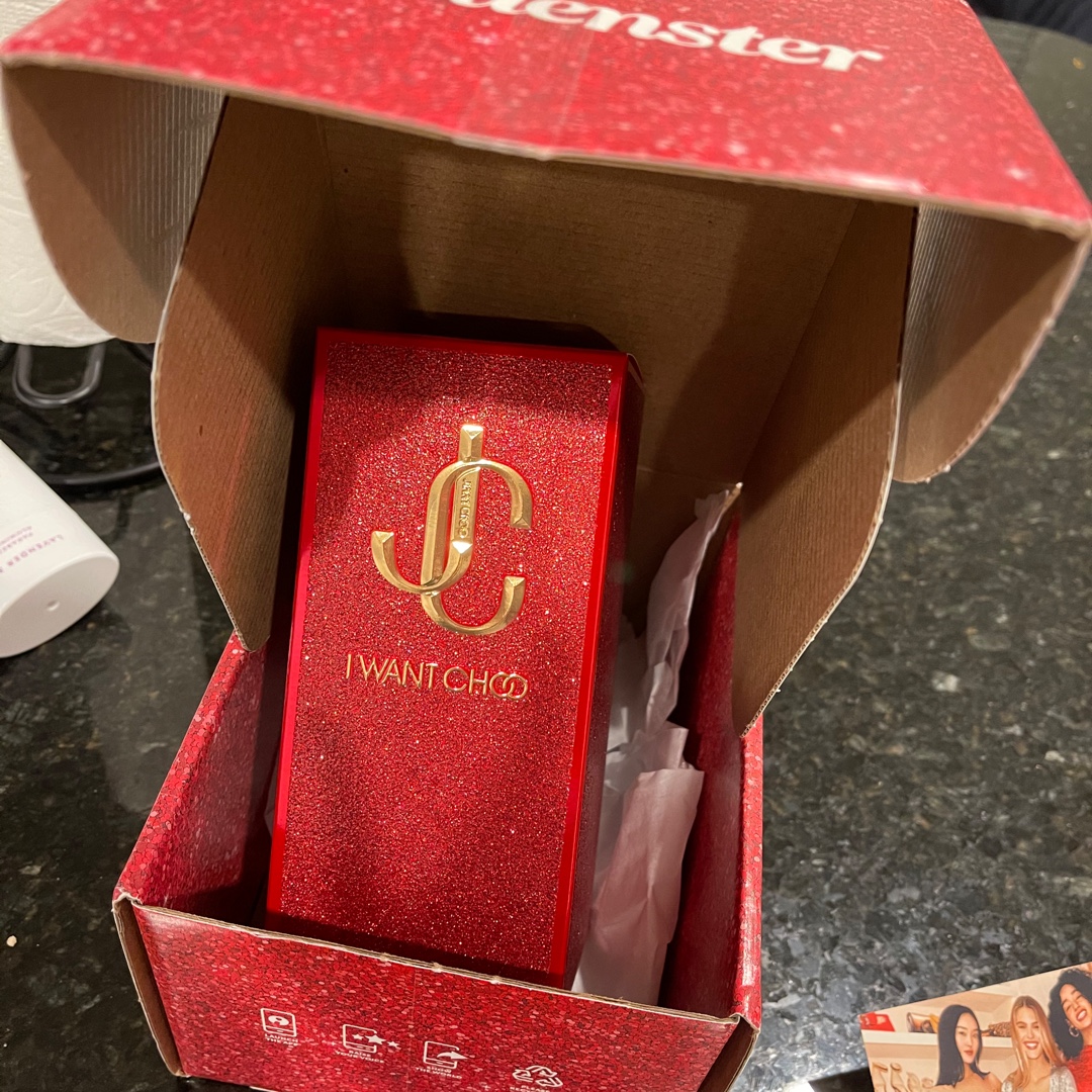ylluzsantamaria's tweet photo. I love Jimmy Choo new fragrance! I received this product free for testing purpose from influenster and Jimmy Choo ❤️ #IWantChoo #contest #complimentary @jimmychoo @Influenster https://t.co/PHyLPRIV7A